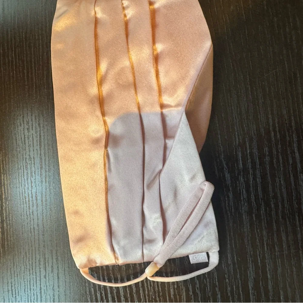 Slip NIB $39 Pure Silk Adult Pleated Face mask Covering in Rose Gold #U542